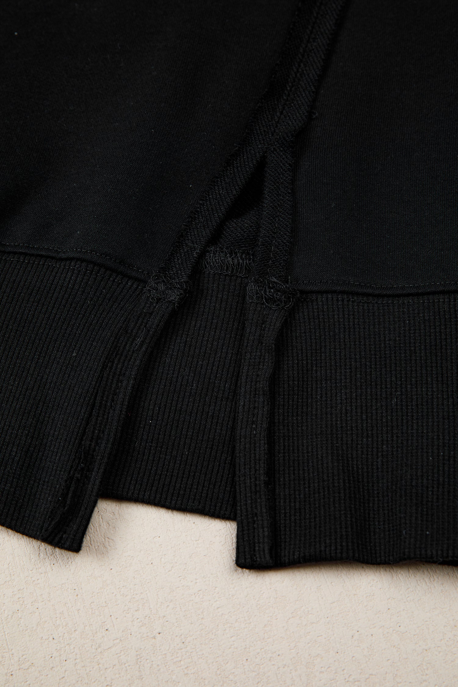 Bow Sequin XOXO Letter Graphic Exposed Seam Baggy Sweatshirt