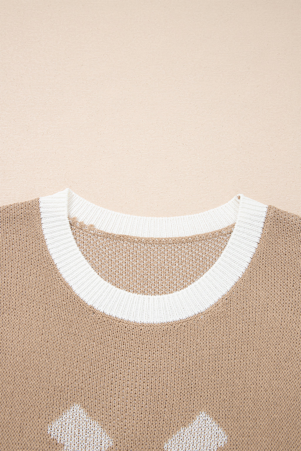 Horse Shoe Pattern Contrast Trim Short Sleeve Sweater