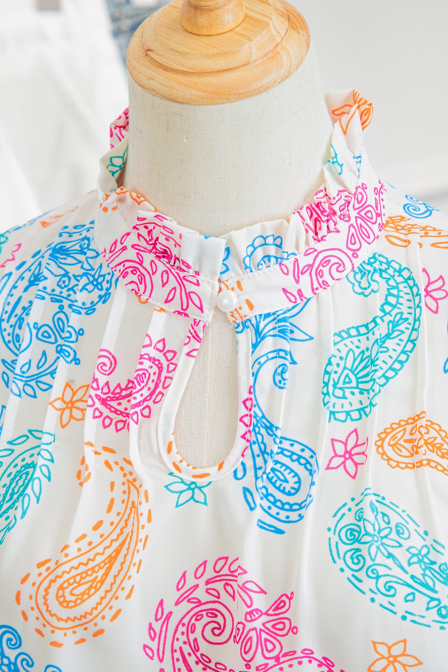 Multicolour Vibrant Paisley Printed Button Keyhole Puff Sleeve Blouse