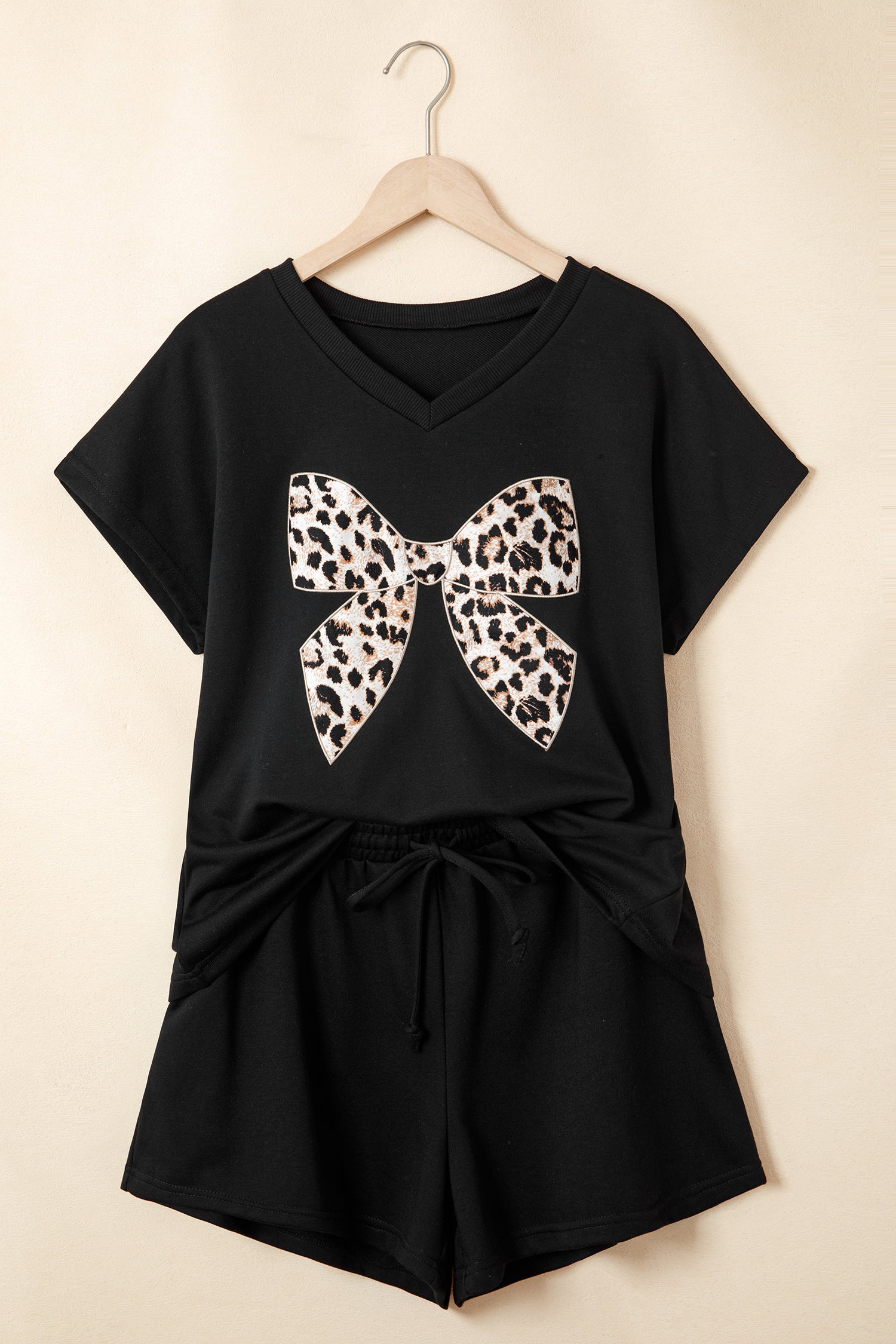 Contrast Leopard Bow Patched V Neck Loose Tee Drawstring Shorts 2pcs Outfit