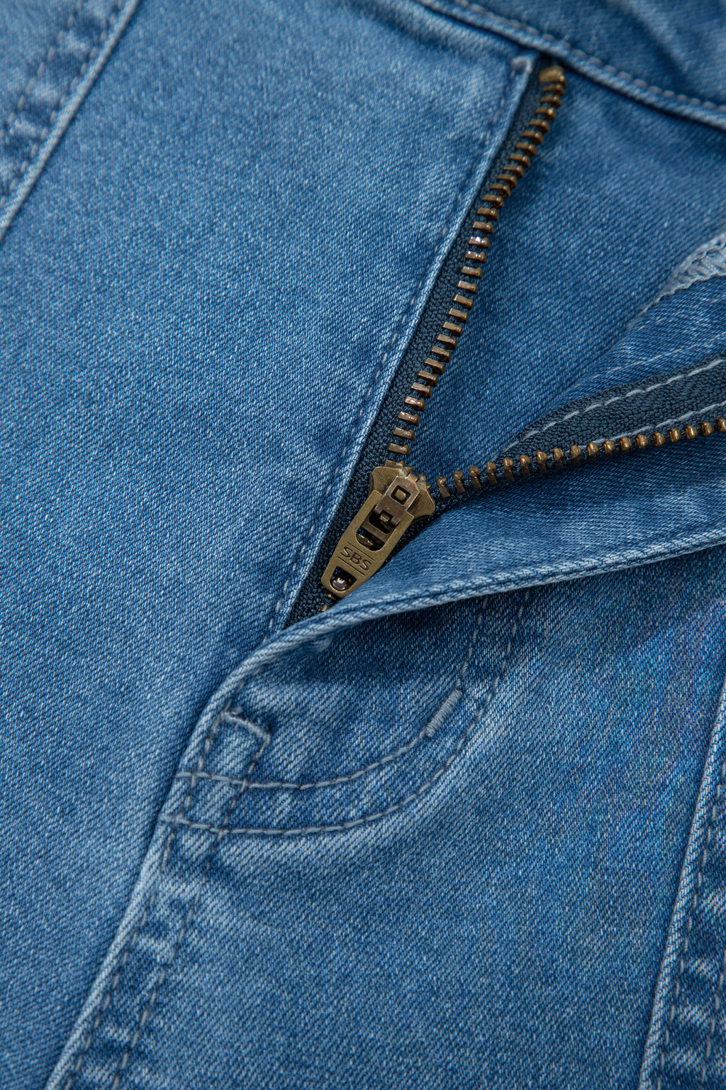 Retro Washed Patch Pocket Loose Jeans