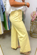White Solid Color Scalloped Patch Pocket Shift Jeans