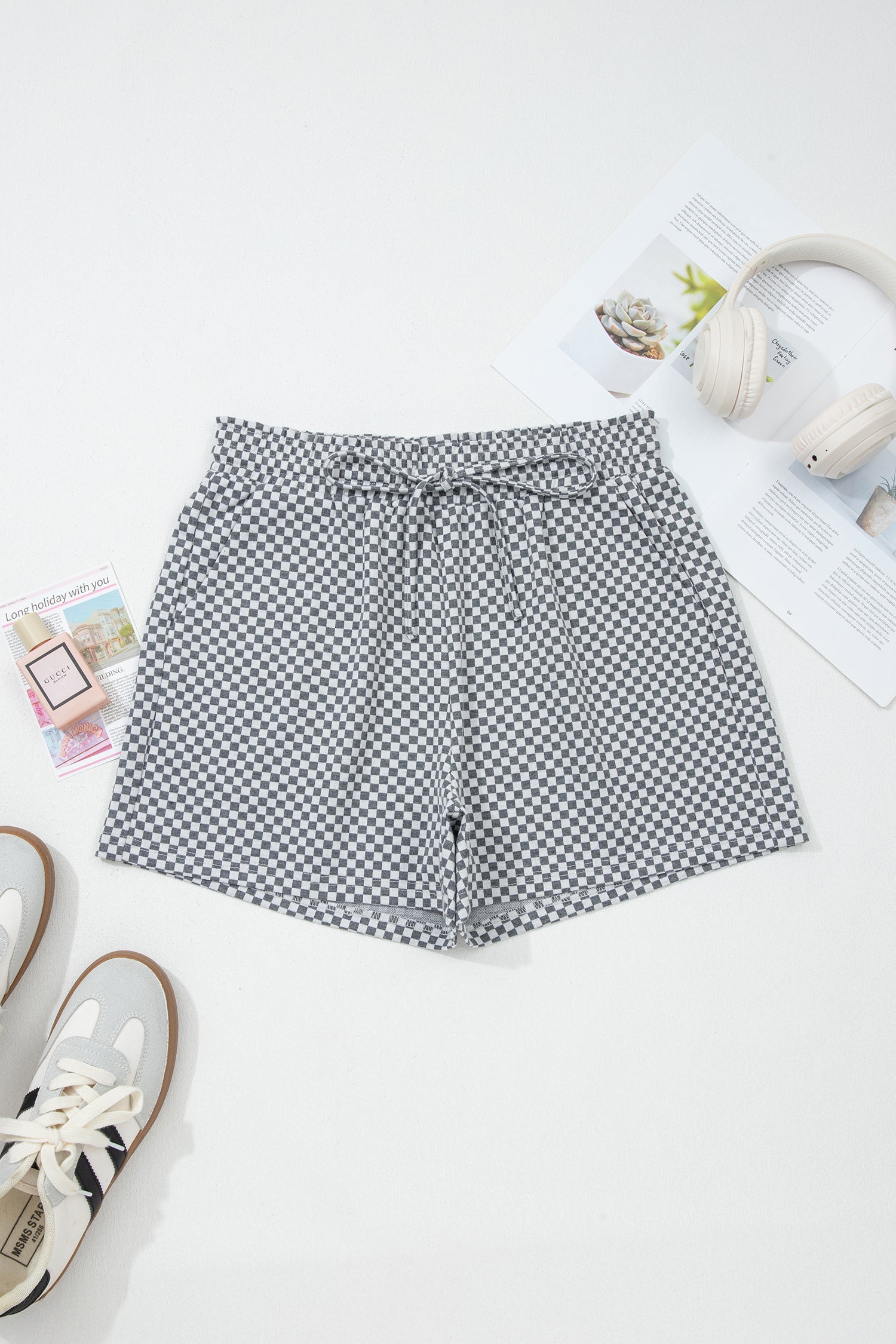 Grey Checkerboard Print Drawstring Elastic Waist Pocketed Shorts
