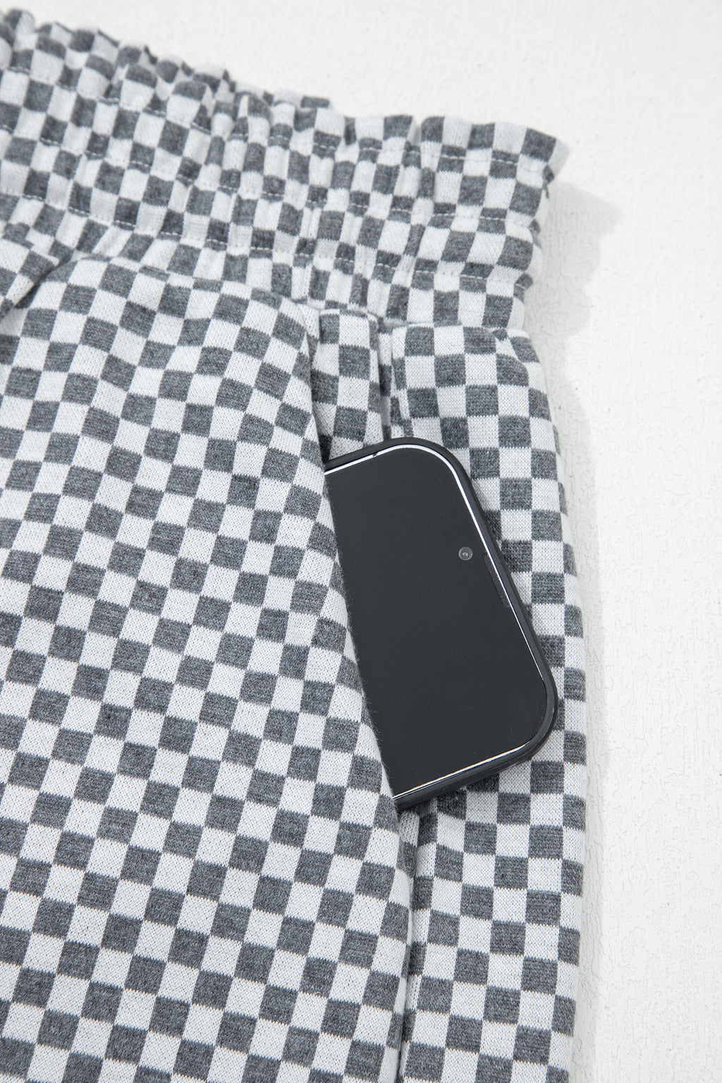 Grey Checkerboard Print Drawstring Elastic Waist Pocketed Shorts