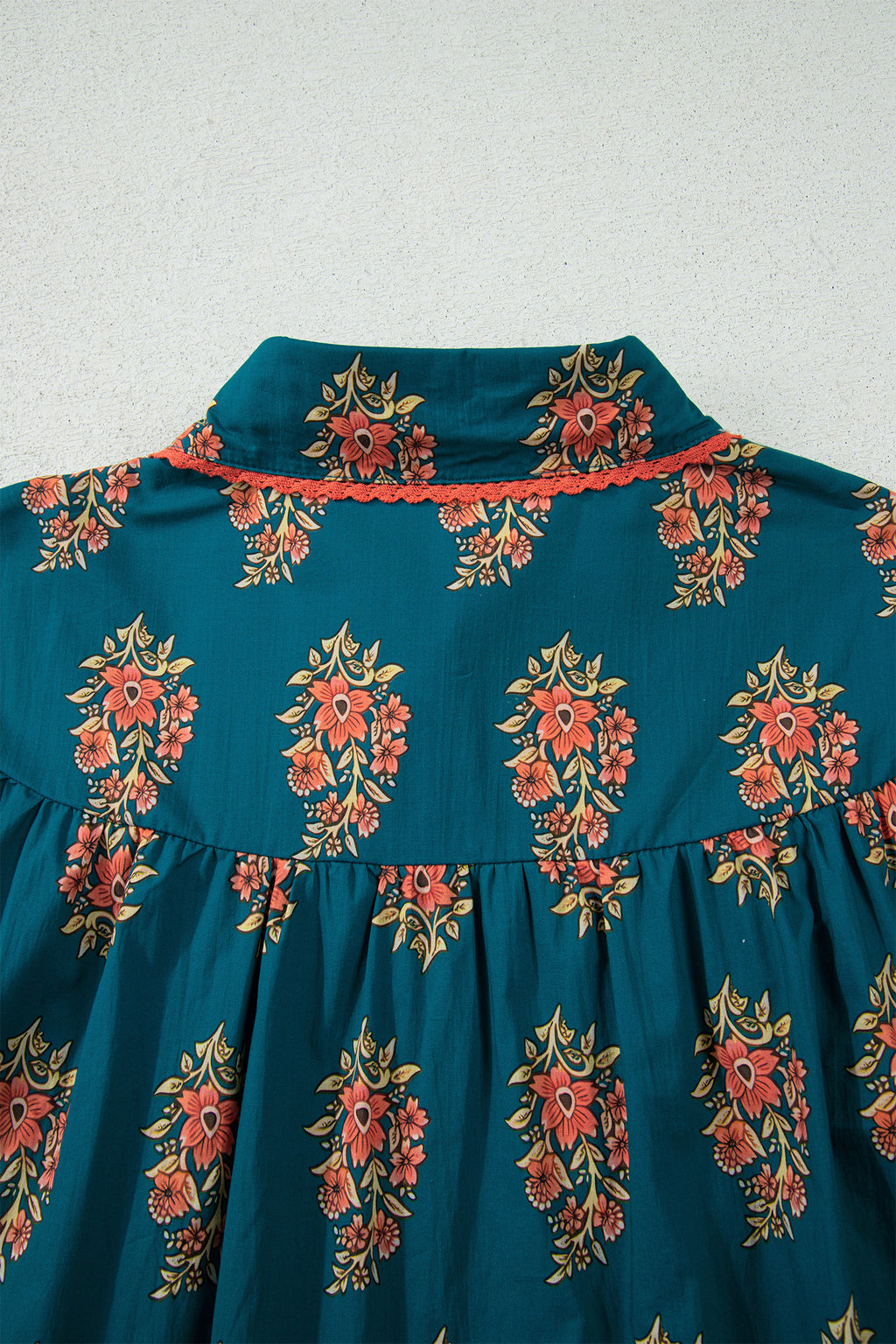 Green Plus Size Floral Print Contrast Lacy Trim Pleated Loose Shirt
