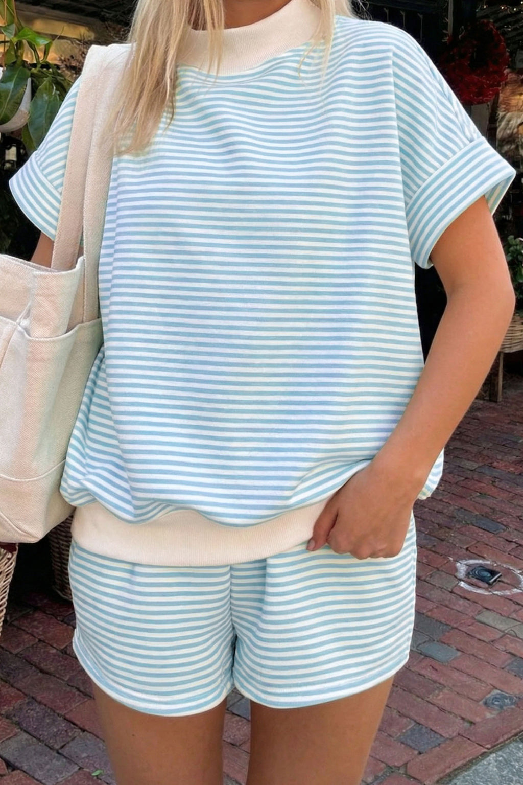 Striped Cuffed Sleeve Contrast Mock Neck Tee Casual 2pcs Short Set