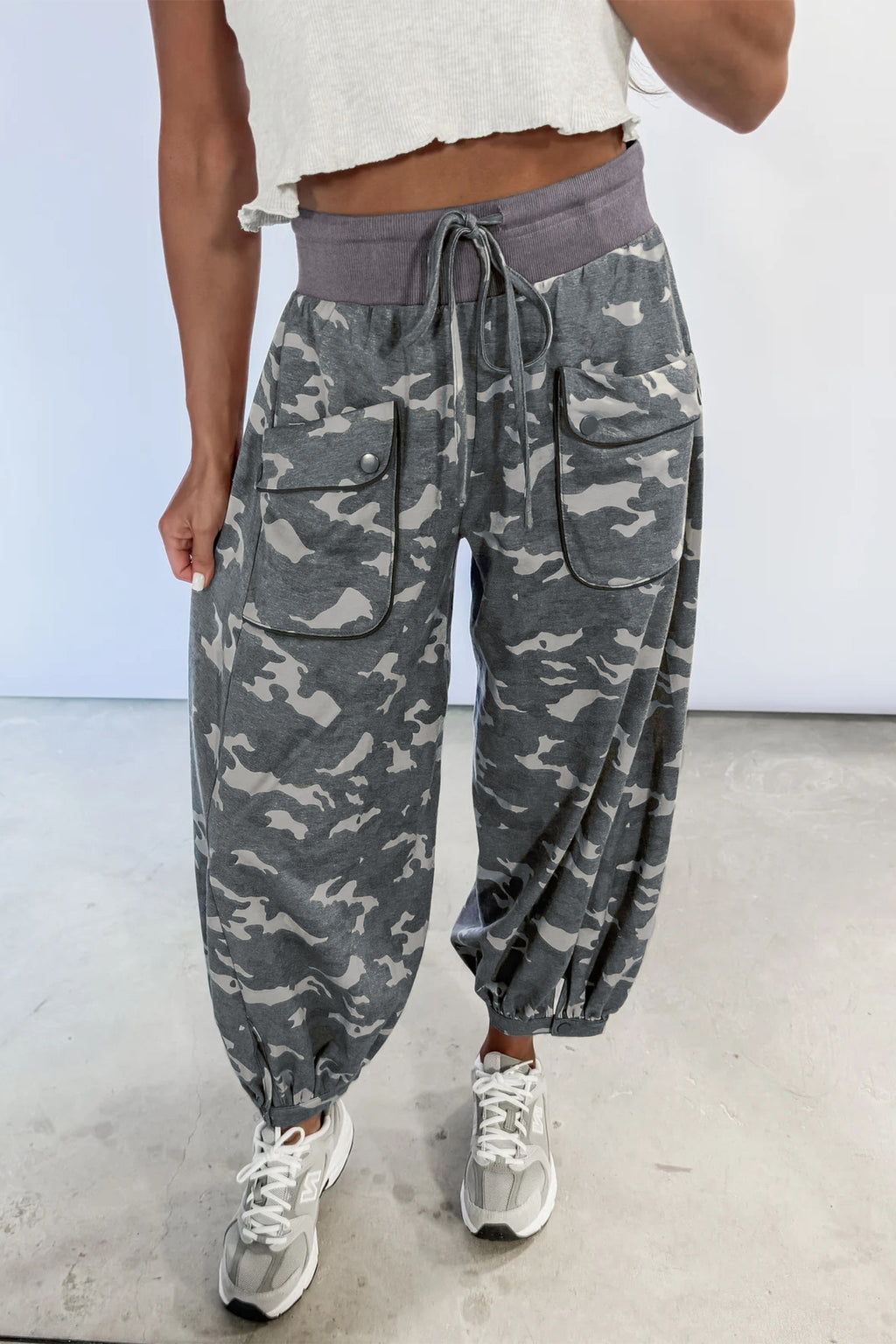 Khaki Drawstring Contrast Waistband Camouflage Cargo Barrel Pants
